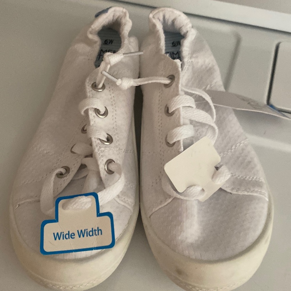 Ladies shoes new